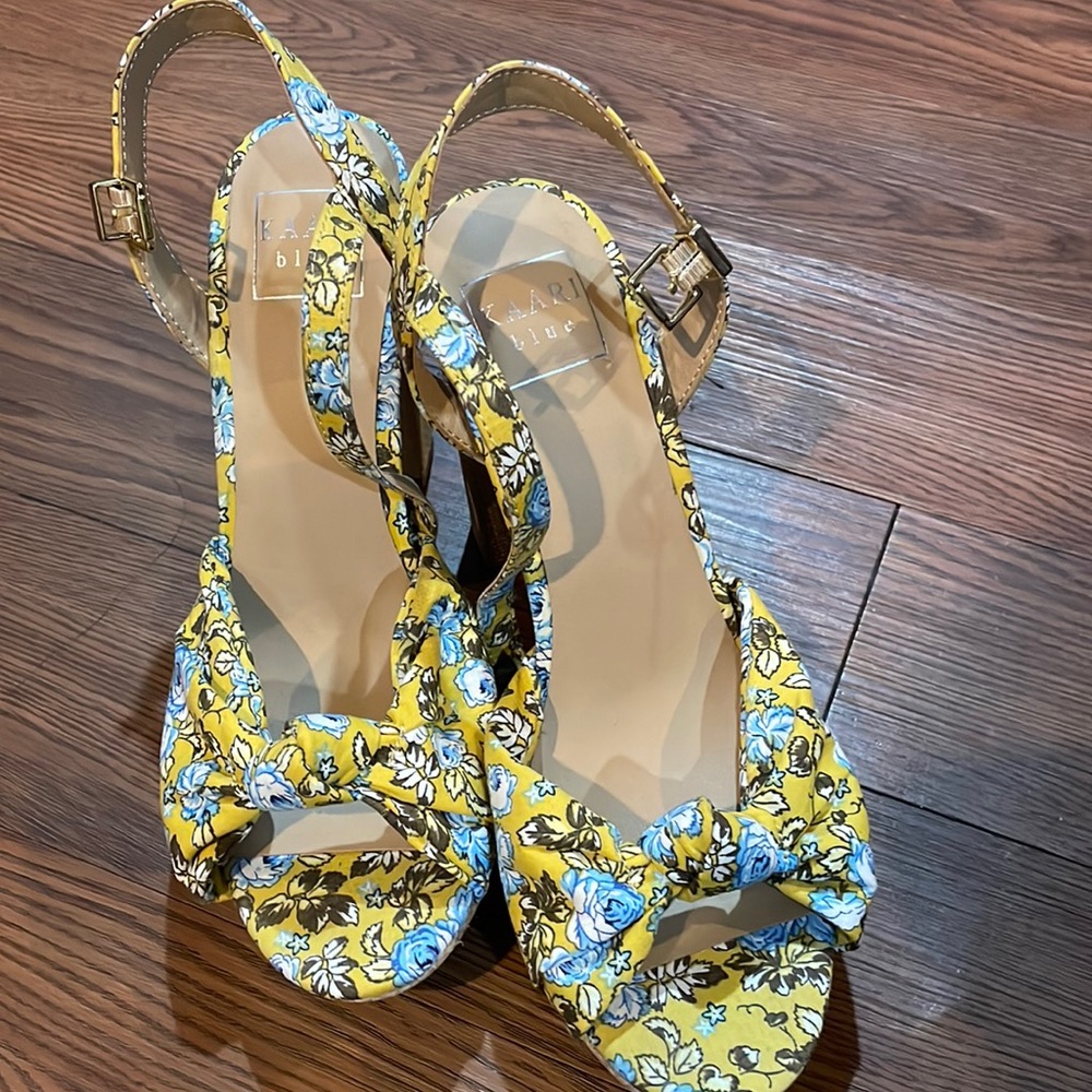 Kaari blue heeled sandal
